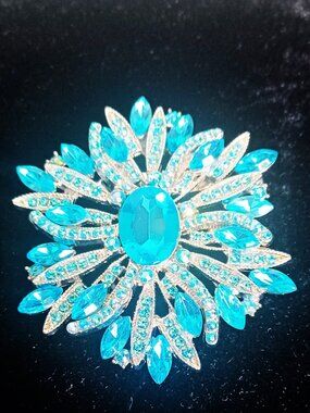 Rhinestone Brooch Baby Blue Round Silver Tone Pin 2.5"